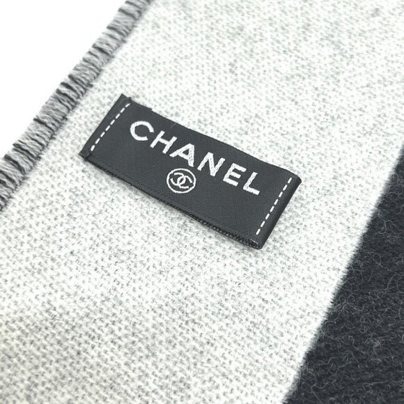 CHANEL CC Mark Bicolor Apparel accessories Scarf wool Black/White Unused - Picture 5 of 10